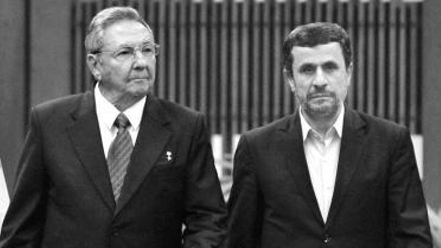 Raúl Castro y Mahmud Ahmadineyad, en el Palacio de la Revolución.