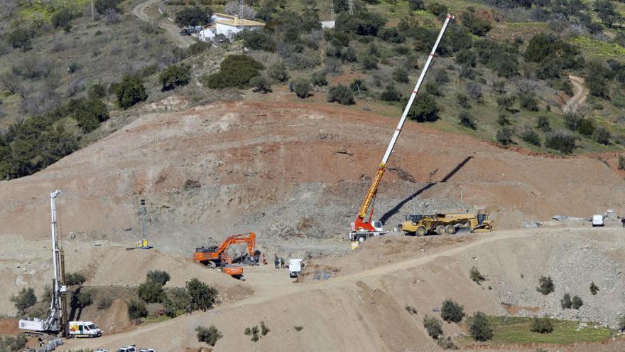 El dueño de la finca dice que tapó el pozo con ladrillos