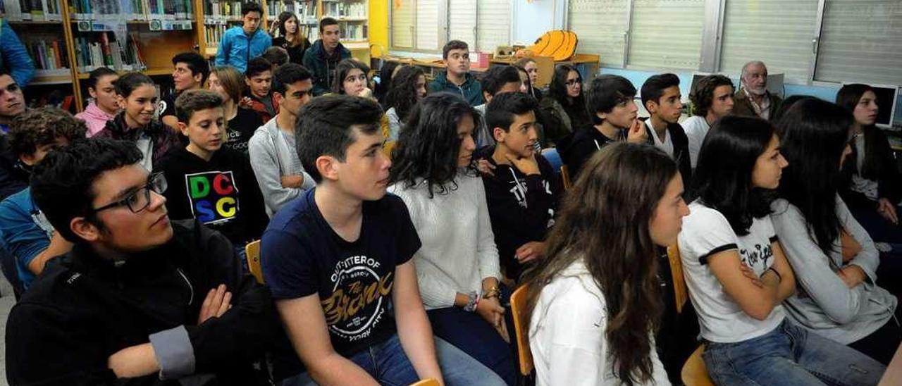 Los estudiantes de 4º de ESO asistieron a la charla centrada en la figura y obra de Valle-Inclán. // I. Abella