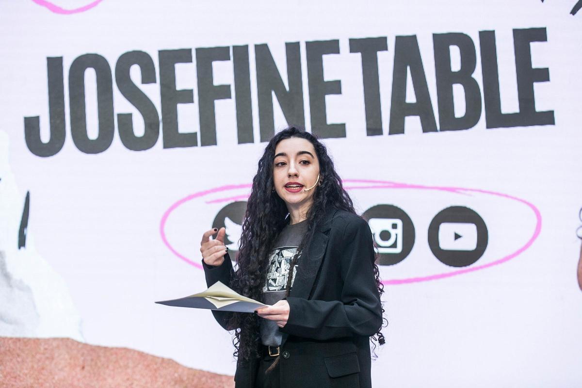 La divulgadora de Historia Josefine Table ofrece una conferencia este jueves en la Facultad de Derecho de la UMU.