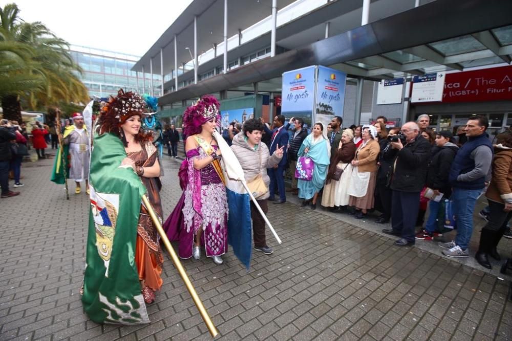 La Federación de Moros y Cristianos de Alicante lleva la fiesta a Madrid.