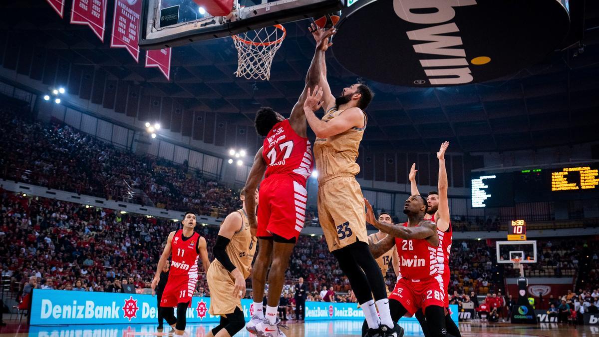 El Barça luchó en El Pireo con Mirotic de lider, pero no fue suficiente para ganar