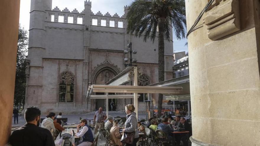 ARCA rechaza un aparcamiento subterráneo frente a la Llotja y la Catedral