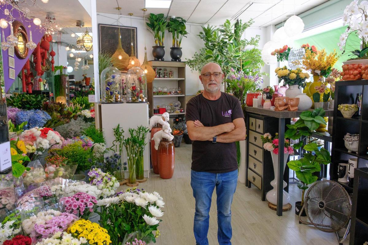Antonio Louzán en el local de Lilas en el Castiñeiriño.