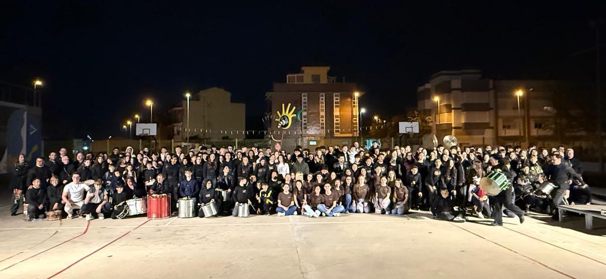 Homenaje solidario a los jóvenes voluntarios de la dana en el IES Llombai de Burriana