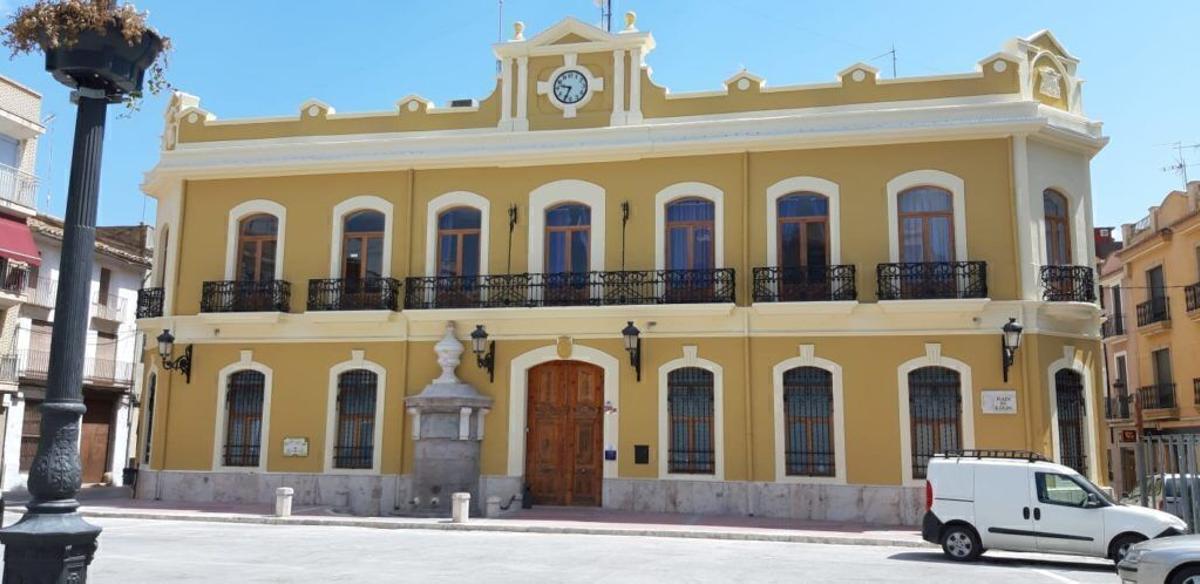 Fachada del Ayuntamiento de Cheste.