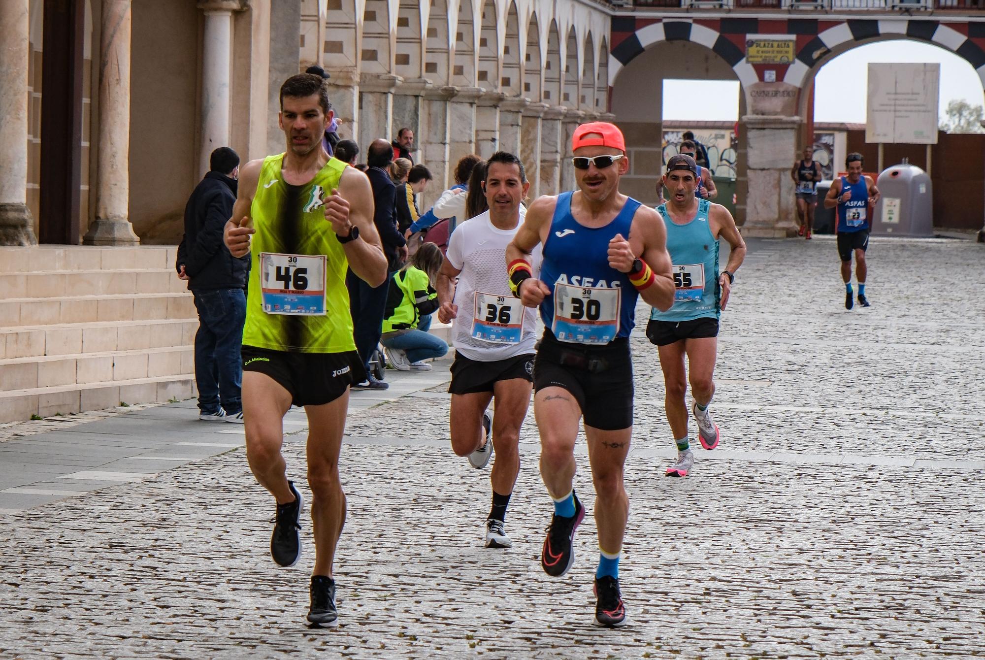 30 Maratón y 8 Medio Maratón Popular Ciudad de Badajoz en imágenes