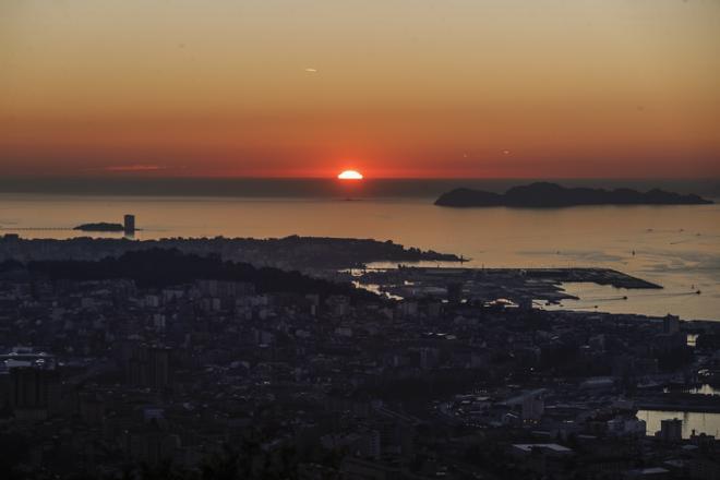 Explosión de color sobre la ría de Vigo