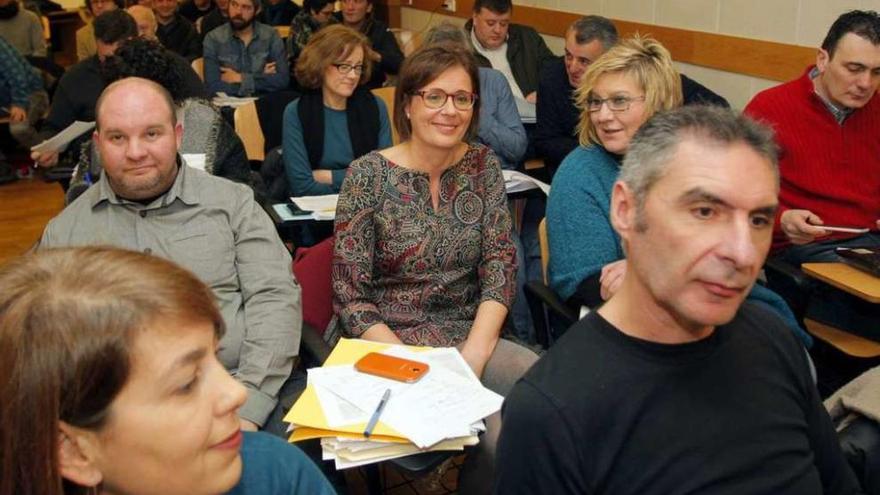 Carme Adán y Tareixa Paz, ayer, en la reunión del Consello Nacional en Santiago.