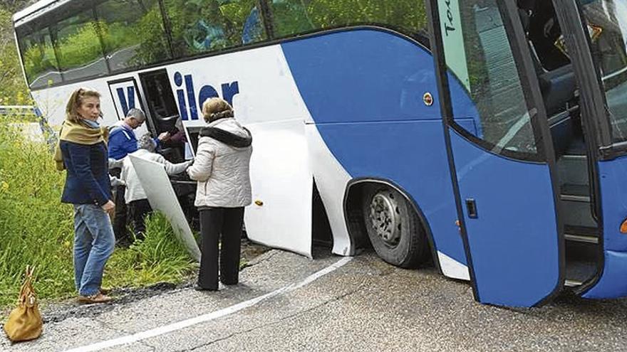 Un autobús se sale de la vía en Guadalupe sin causar heridos