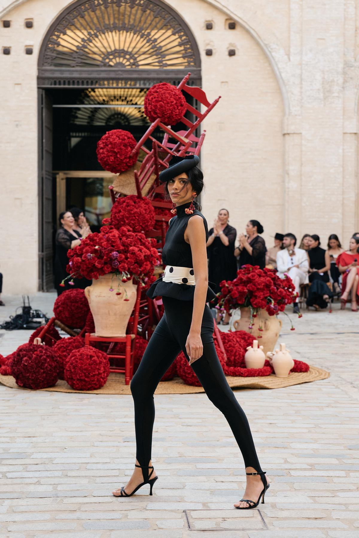 Todas las imágenes del desfile de Fabio Encinar en la Real Fábrica de Artillería de Sevilla