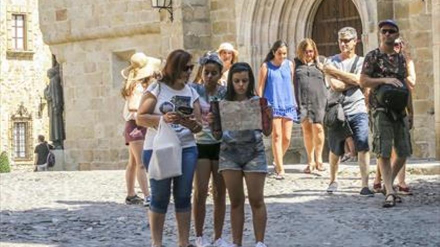 La provincia bate su récord histórico con 940.000 turistas de enero a septiembre