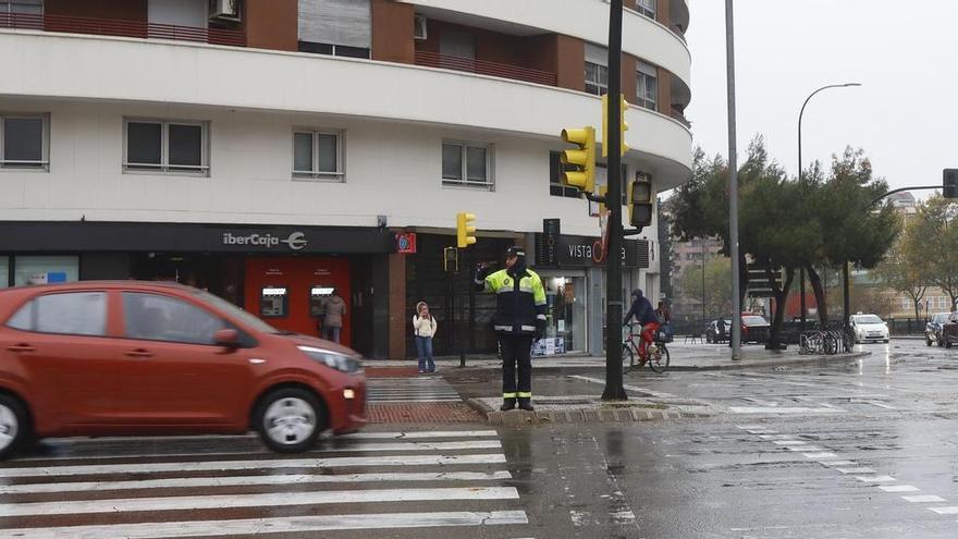 Propinan una paliza a dos jóvenes en Zaragoza y dejan inconsciente a un agente fuera de servicio