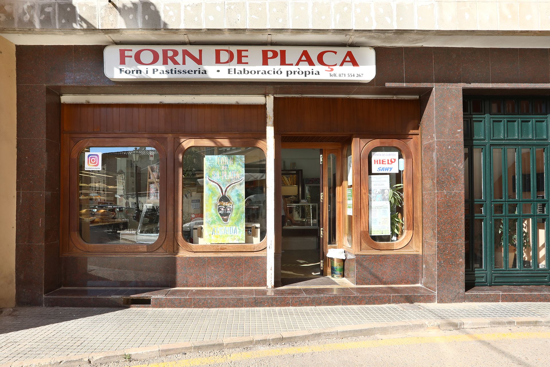 Panadería Forn de Plaça.jpg