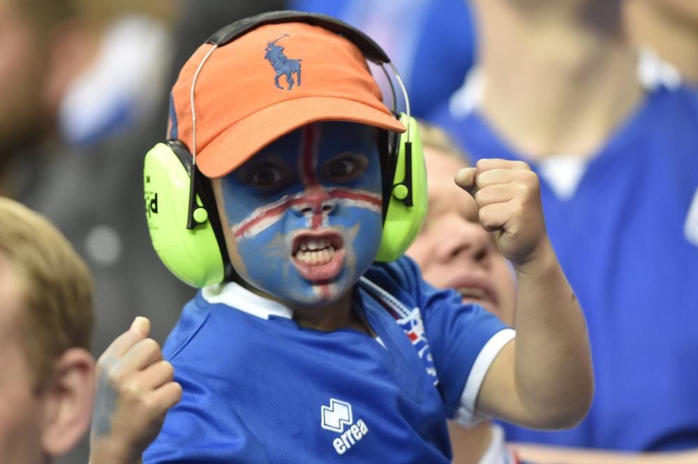 La afición de Islandia se vuelca con su selección