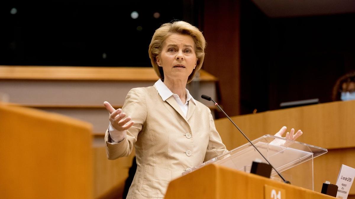 Von der Leyen pide perdón a Italia por la pasividad europea al inicio