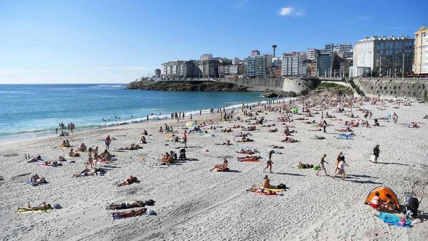 Panorámica de la playa del Orzán.