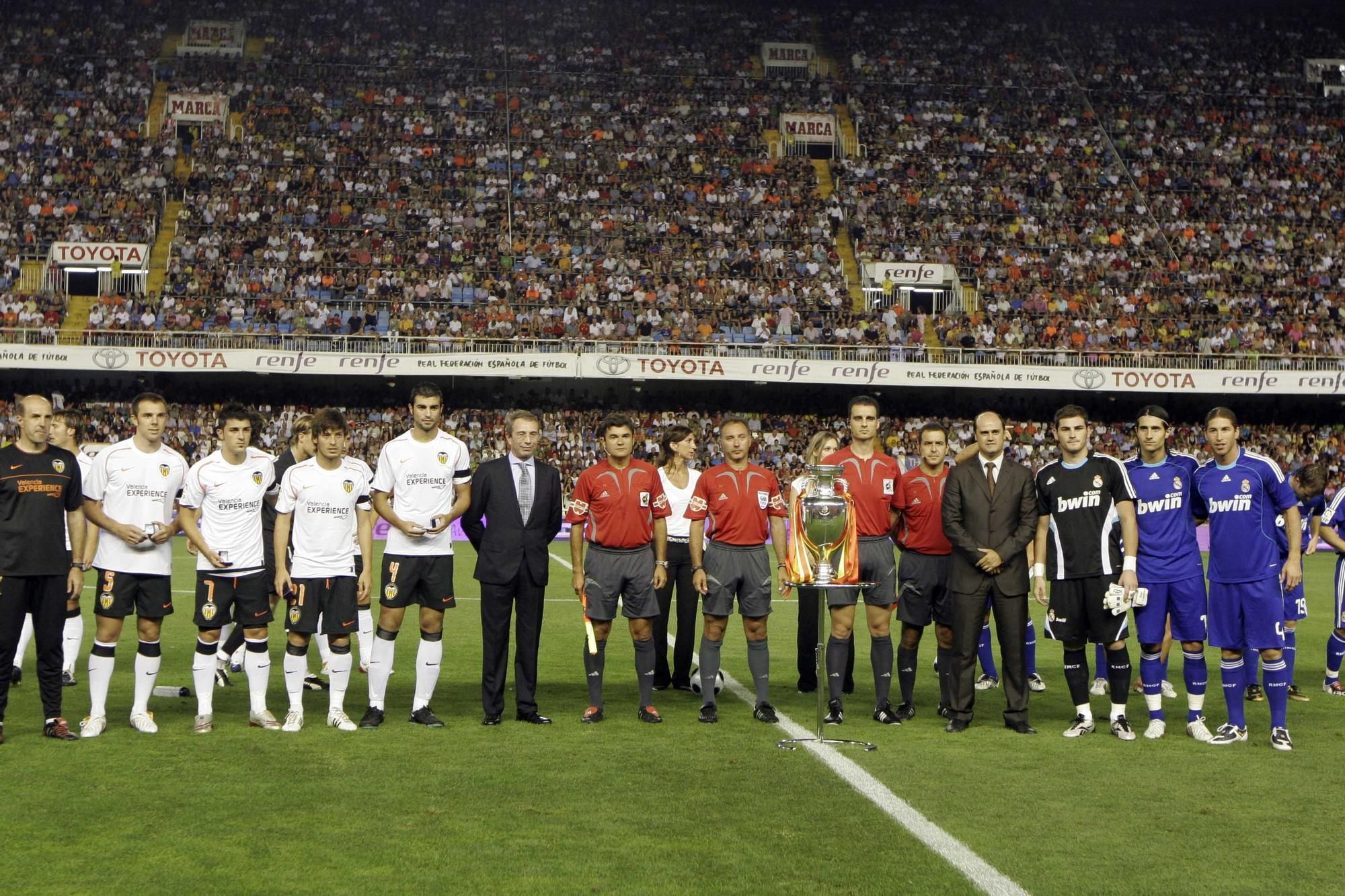 La historia del Valencia CF en la Supercopa, en imágenes