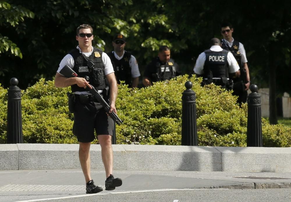 La Casa Blanca se cerró por la alerta causada por un supuesto tiroteo ocurrido en el exterior de las instalaciones del complejo presidencial.