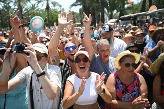 Las mejores imágenes de la cuarta mascletà de las fiestas de Elche a cargo de Pirotecnia Turis