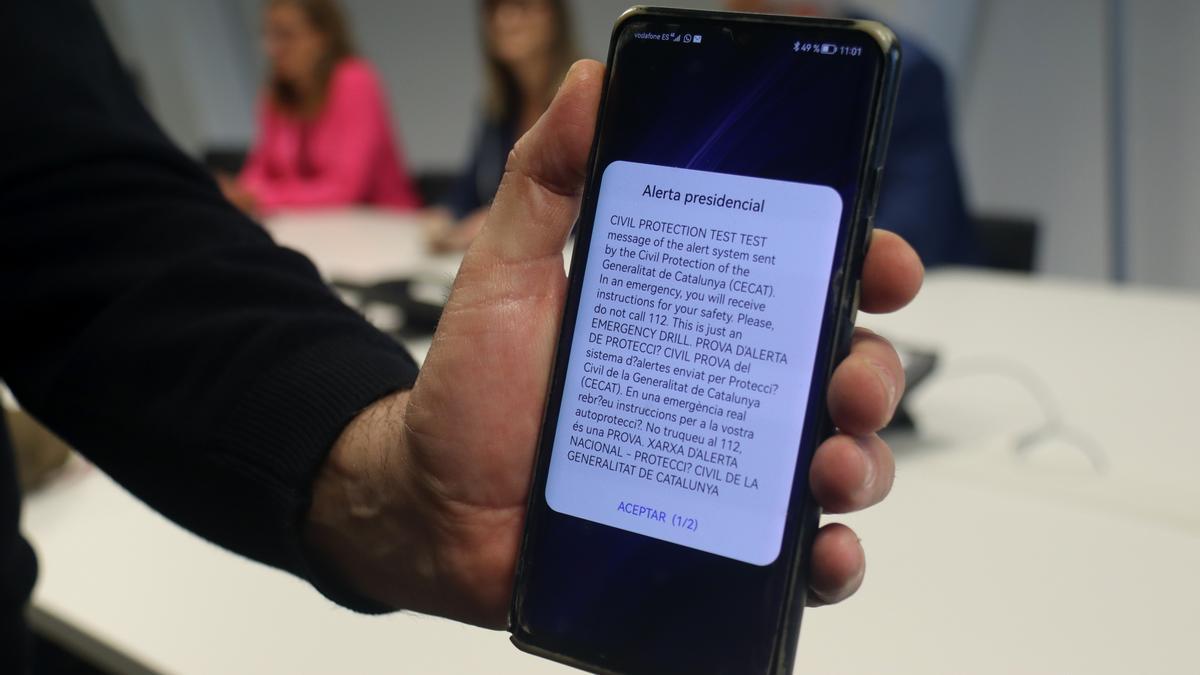 Uno de los mensajes de alerta enviados a móviles de Terres de l'Ebre, Camp de Tarragona y Penedès.