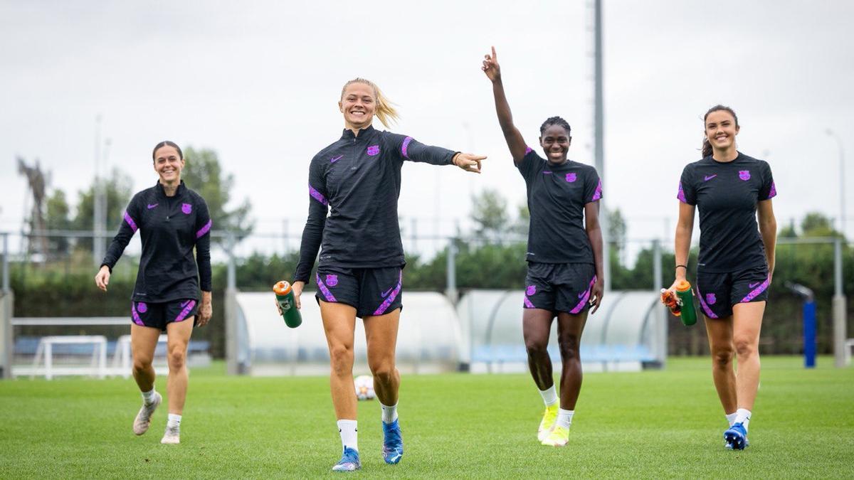 Último entrenamiento del Barça femenino antes del partido frente al Arsenal