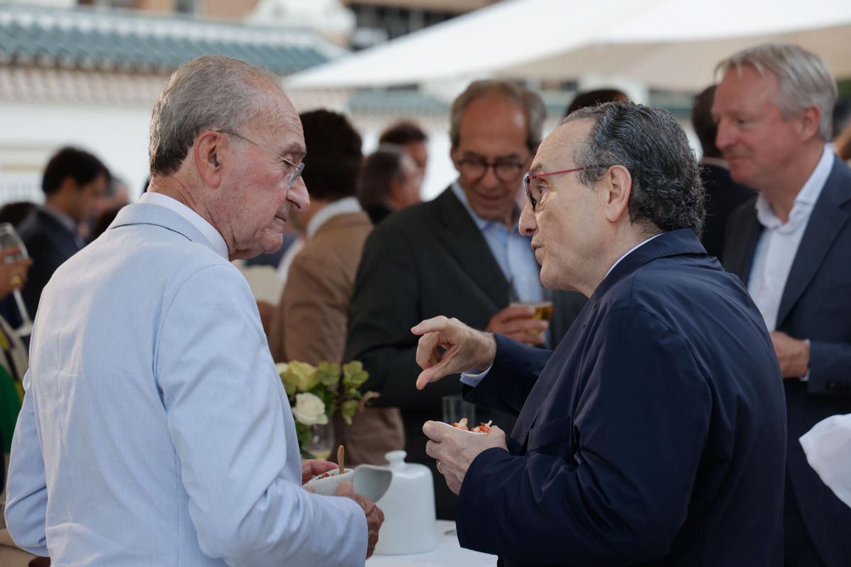 Málaga. 2 Foro del Mediterráneo. Prensa Ibérica. Cóctel de bienvenida. Francisco de la Torre, alcalde de Malaga y Javier Moll, prsidente de Prensa Ibérica