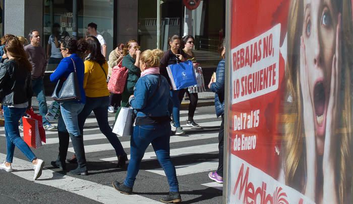 Inicio de las rebajas en Mesa y López