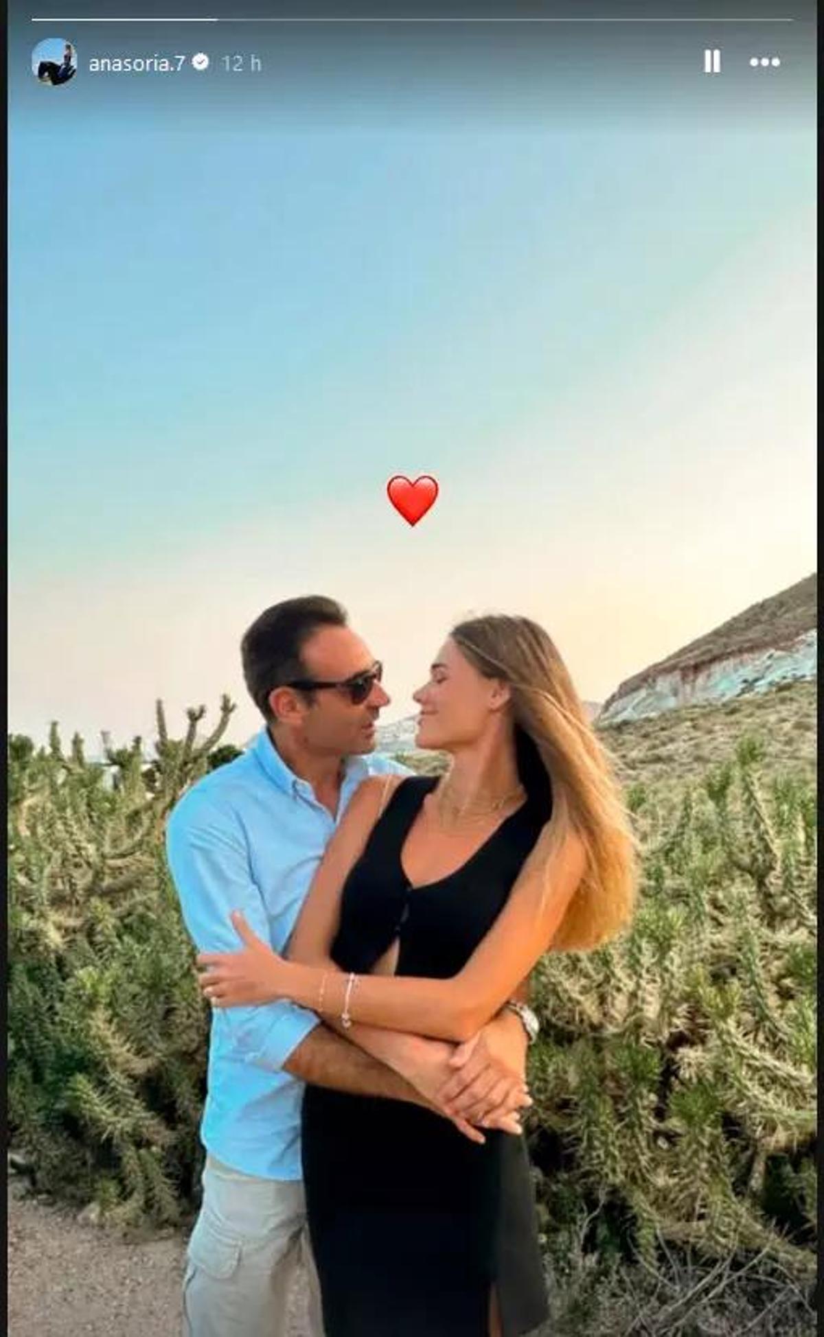 Ana Soria publica la esperada foto con Enrique Ponce en sus redes sociales tras confirmar la feliz noticia de la pareja para 2025