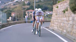 Pogacar y Van der Poel en la Miln-San Remo
