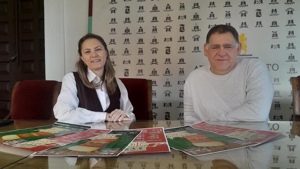 María Velasco y José Lorenzo Sevillano presentan la programación de Navidad del Ayuntamiento de Toro.