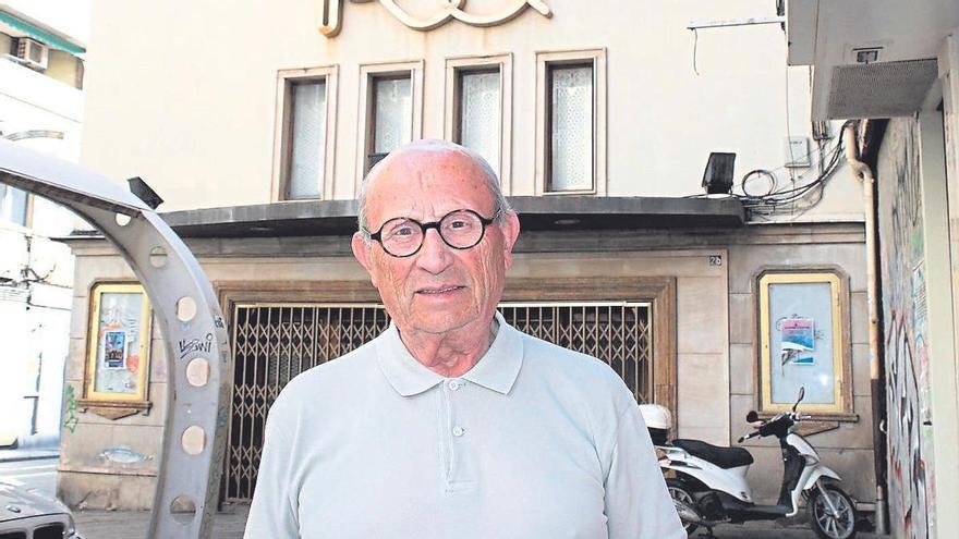 Manuel López Moñino: del balón en los bancales a la lucha social