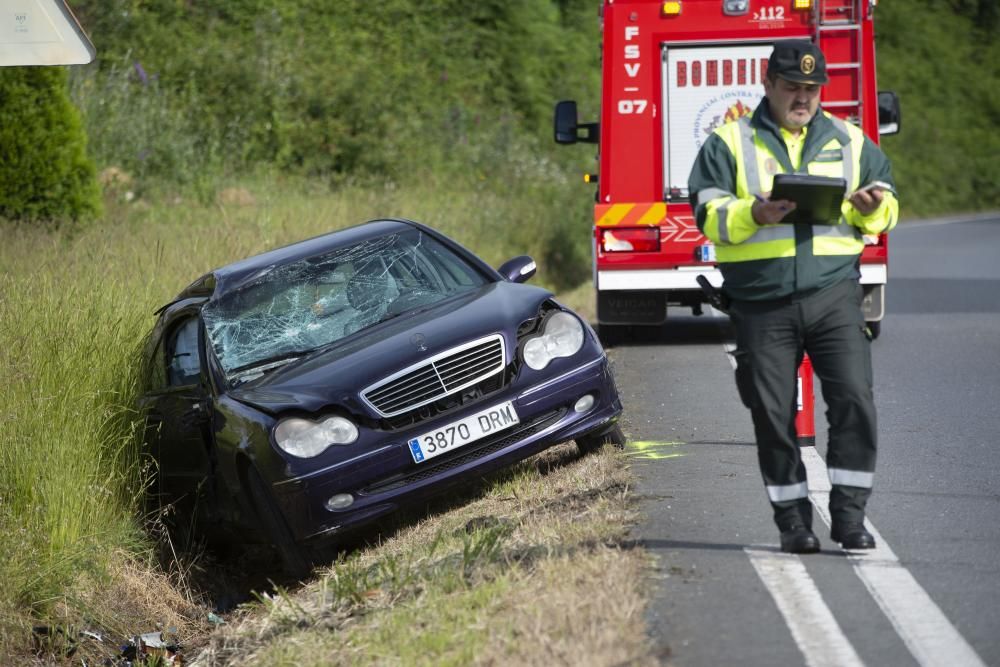 Un motorista fallece en un accidente en Guísamo