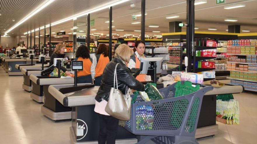 Mercadona reabre su supermercado de la avenida de la Arruzafa