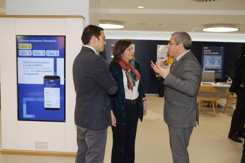 Con esta nueva sede en el centro de Alicante la entidad avanza en el nuevo modelo de atención al cliente, agrupando en un mismo espacio físico los tres canales de relación: presencial, digital y remot