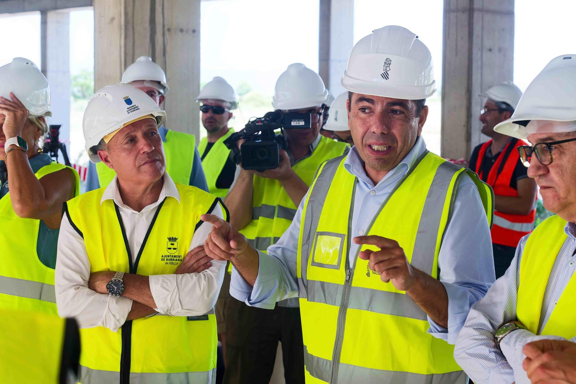 Visita de Mazón al futuro IES Jaume I de Burriana