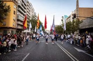 EN IMÁGENES | Así se vive el Pasacalles del Pregón a pocas horas del inicio de las Fiestas del Pilar