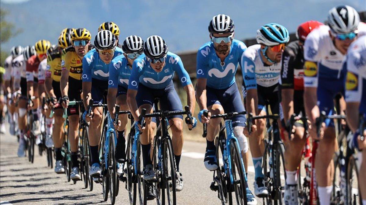 El Movistar durante una de las etapas del Tour