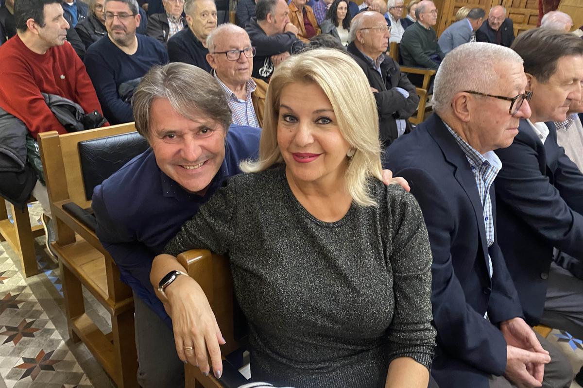 Gambín presenta su libro del Centenario del Elche rodeado de leyendas y expresidentes Gambín presenta su libro del Centenario del Elche rodeado de leyendas y expresidentes