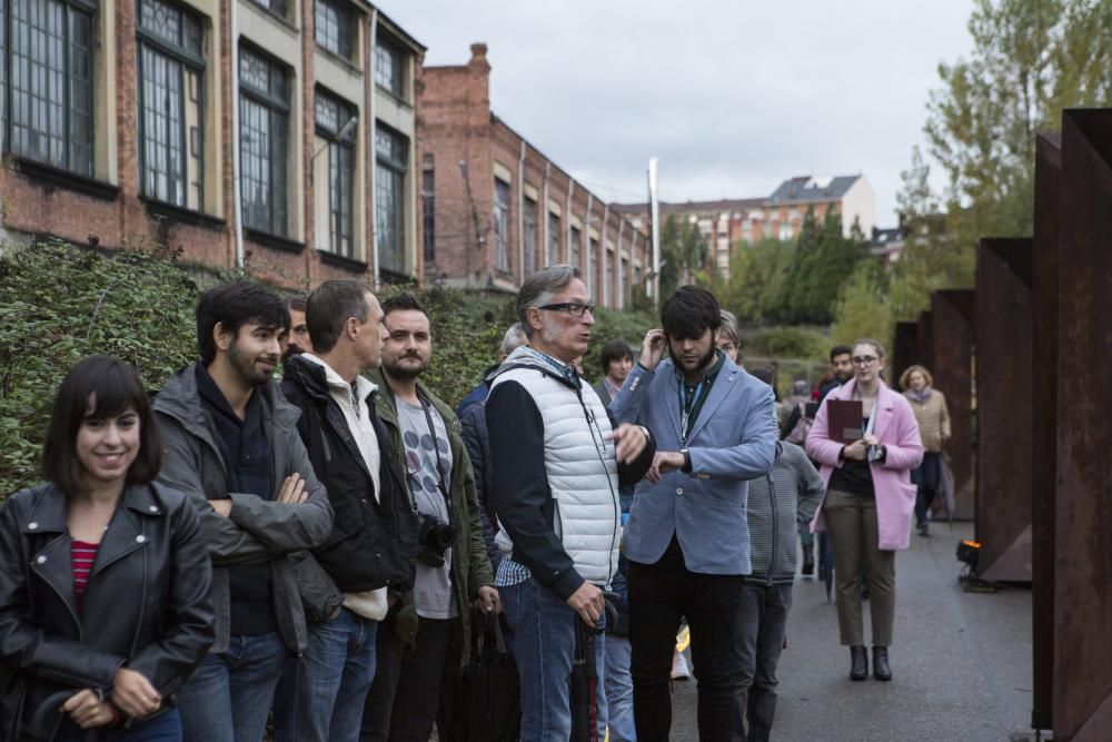 Premios Princesa de Asturias: Alejandro Portes visita la exposición fotográfica "Integrantes" en La Vega