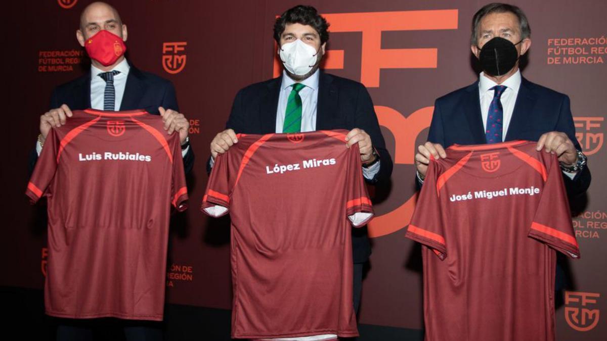 Luis Rubiales, López Miras y Monje Carrillo. | FFRM