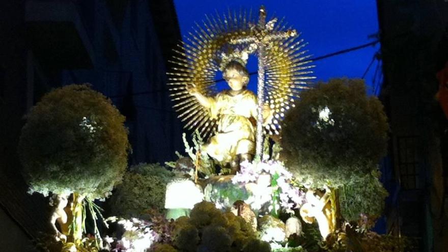 La imagen del Niño Jesús de Mula recorrió ayer las principales calles del municipio.