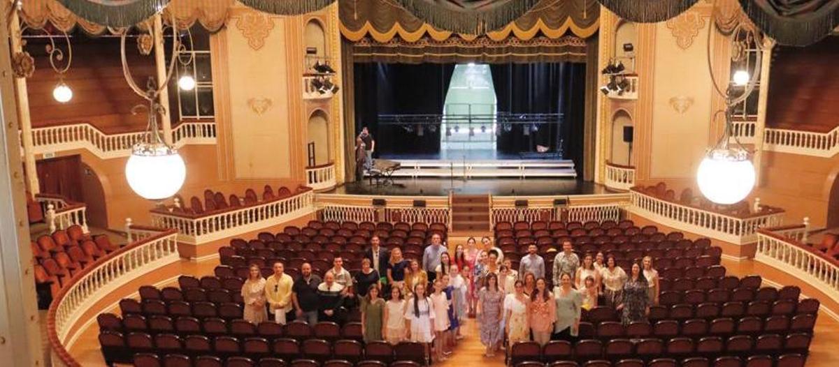 Las candidatas en el Teatro Circo de Orihuela durante las convivencias de este fin de semana.