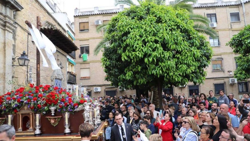 La Santa Cruz de la hermandad del Huerto vuelve a las calles de la Axerquía