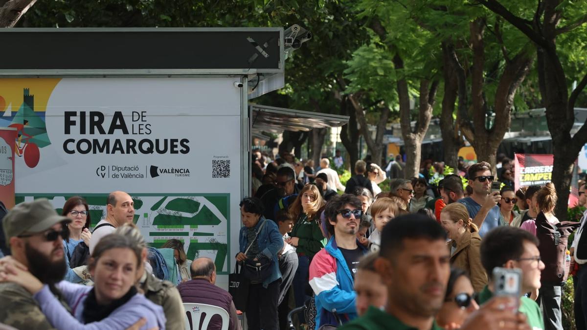La Fira de les Comarques ayer por la mañana en el Jardín de Viveros.