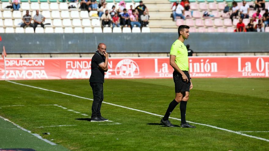 Juan Sabas, entrenador del Zamora CF: "Estoy contento con los chicos porque se lo merecen"