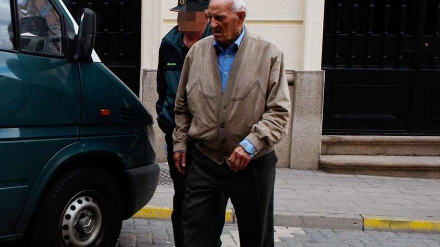 El anciano imputado por asestar varias puñaladas a su expareja en octubre de 2015.