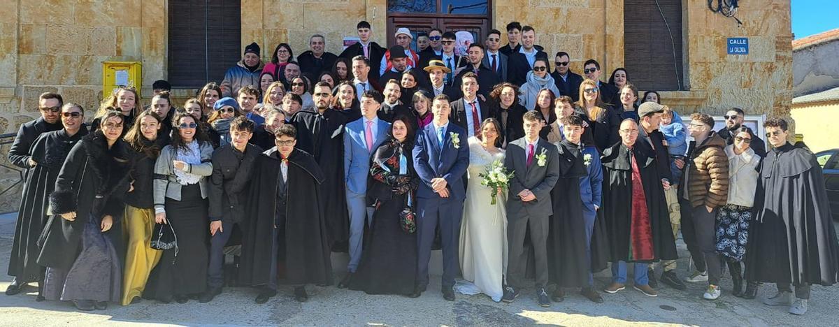 Al altar por carnaval en Sanzoles