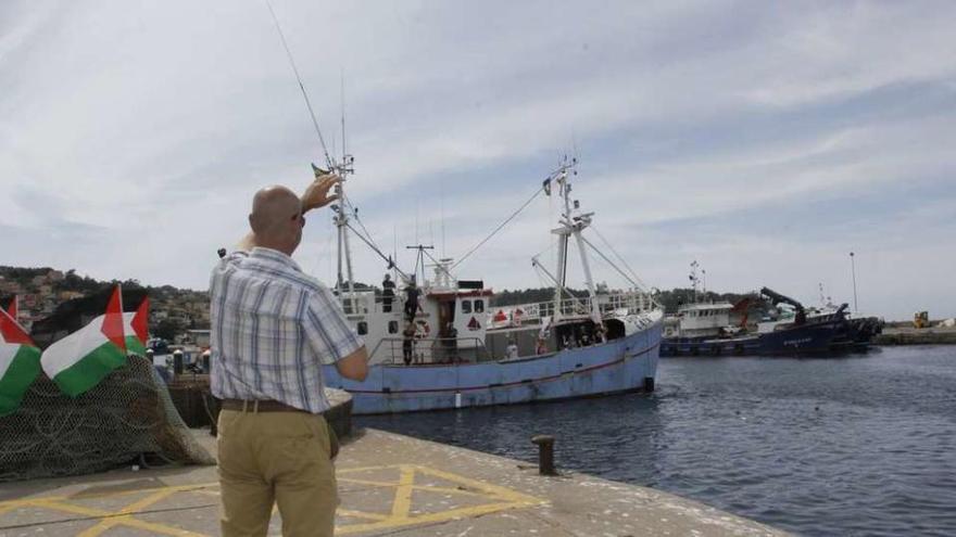 Juncal despide al antiguo pesquero &quot;Marianne&quot;, reconvertido en barco de la Flotilla de la Libertad. // S.A.