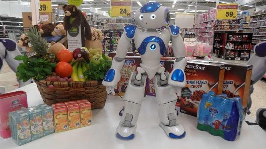 El robot, en las instalaciones del Carrefour de Alfonso Molina.